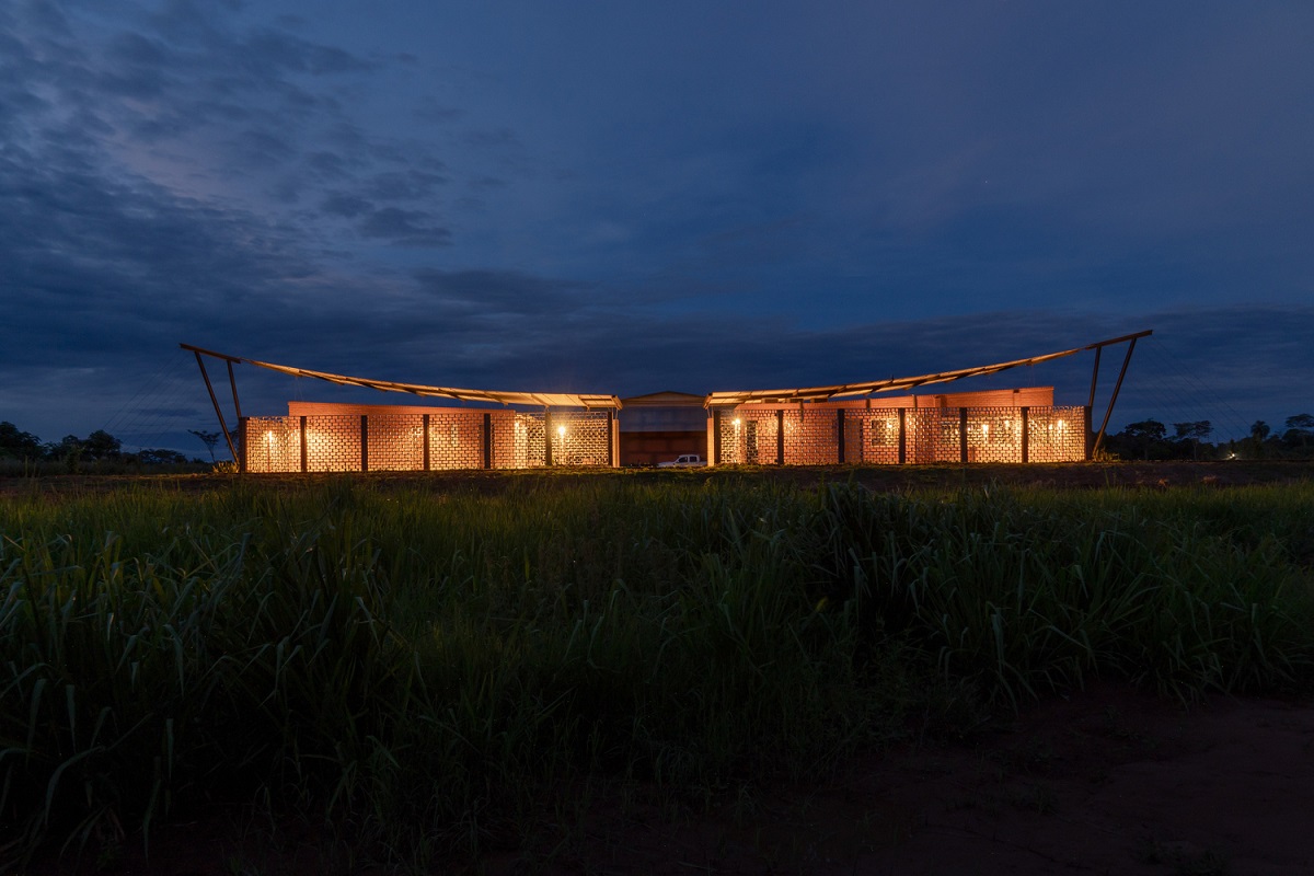 Atap Kantor Ini Bisa Tersenyum! Gimana Caranya?