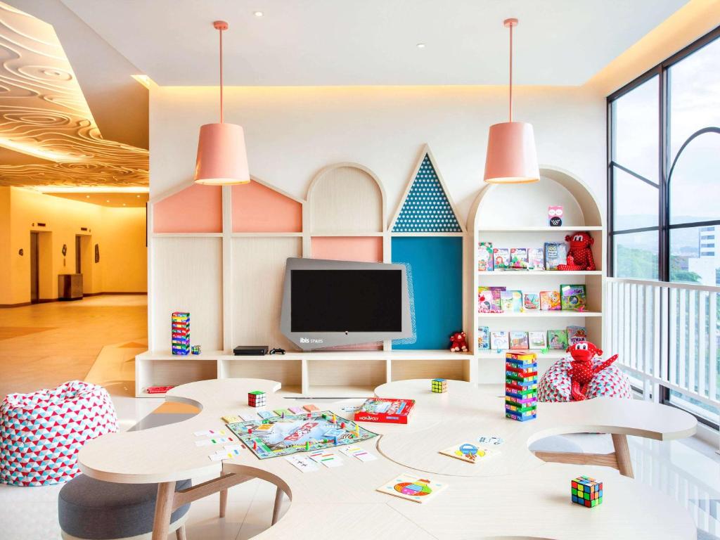 ibis Styles Bandung casa indonesia hotel bintang tiga