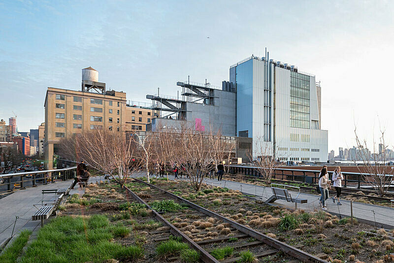 Namjooning Ke Museum yang Didatangi RM BTS 9