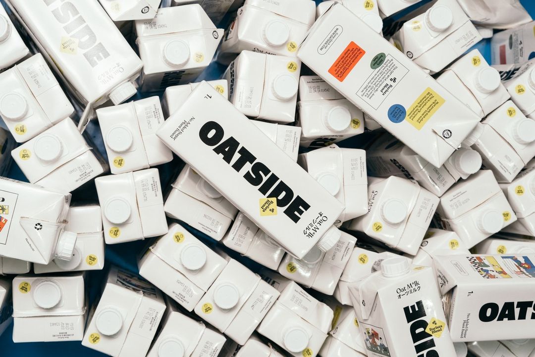 5 Makanan Enak Buatan Lokal dengan Desain Kemasan yang Kece