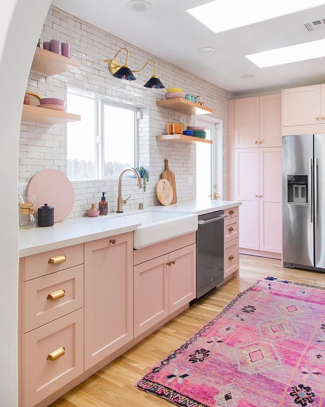 inspirasi dapur warna pink