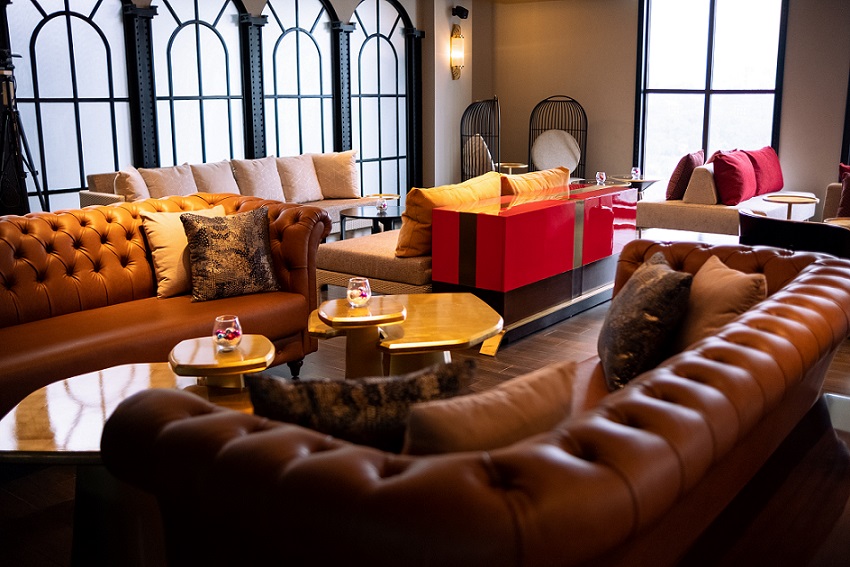 Mau Makan Steak Enak? Mad Cow Wine & Grill Hadir di Bandung!