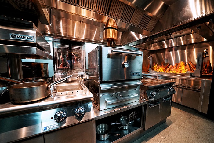 Mau Makan Steak Enak? Mad Cow Wine & Grill Hadir di Bandung!