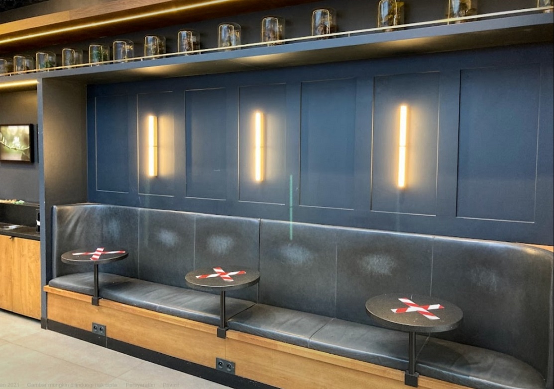 Nongkrong Ala Duke dan Duchess di Starbucks