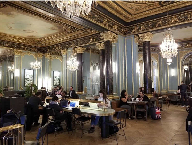 Nongkrong Ala Duke dan Duchess di Starbucks