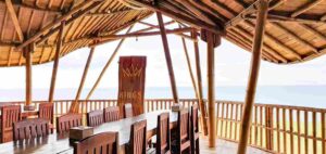 The Kings Resto dan Café Instagramable yang Bernuansa Bambu