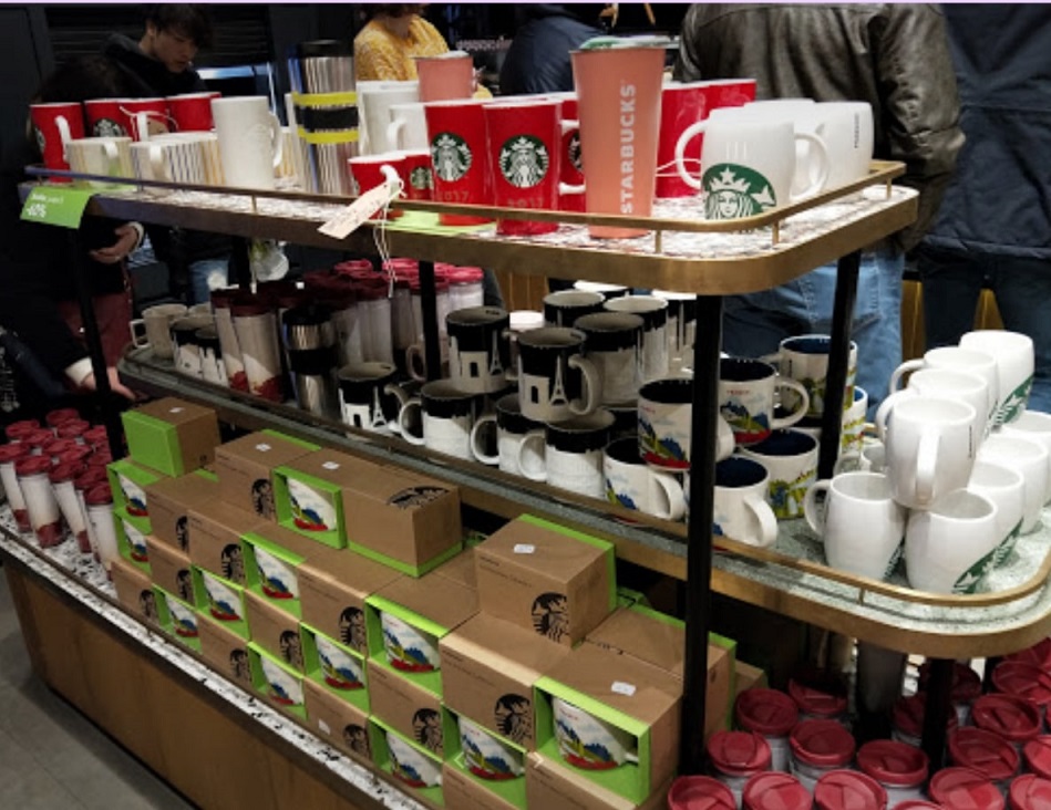 Nongkrong Ala Duke dan Duchess di Starbucks