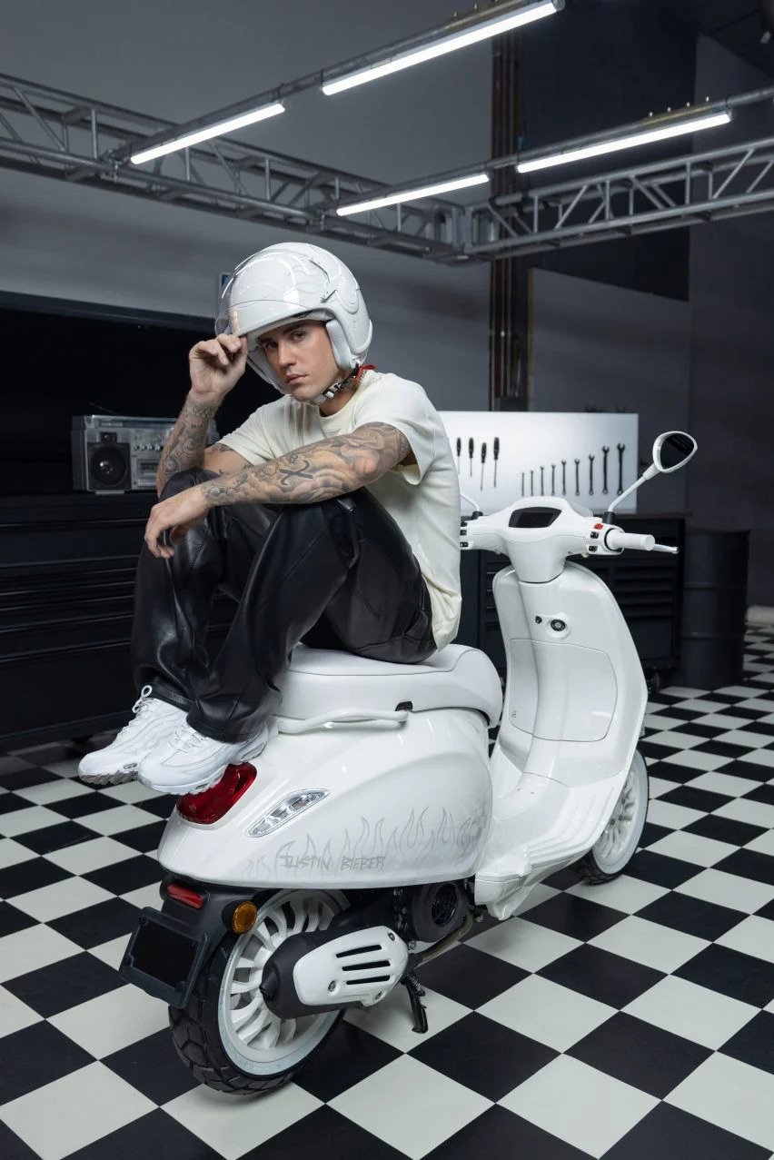 Karya Justin Bieber, Ini Kolaborasinya Bersama Vespa