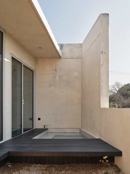 Hotel Rasa Rumah Pilihan V BTS Park Seo Joon In The Soop AlaCASA 9