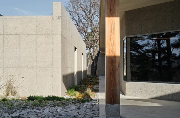 Hotel Rasa Rumah Pilihan V BTS Park Seo Joon In The Soop AlaCASA 3