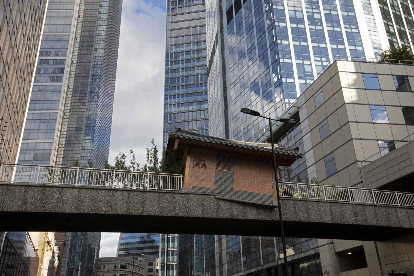 Ini yang Dimaksud Karya Instalasi, Beserta Ciri & Contohnya!