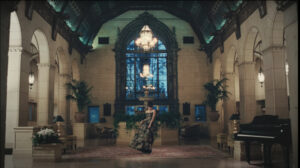 Jisoo Blackpink Syuting MV Flower di Hotel Usia 100 Tahun