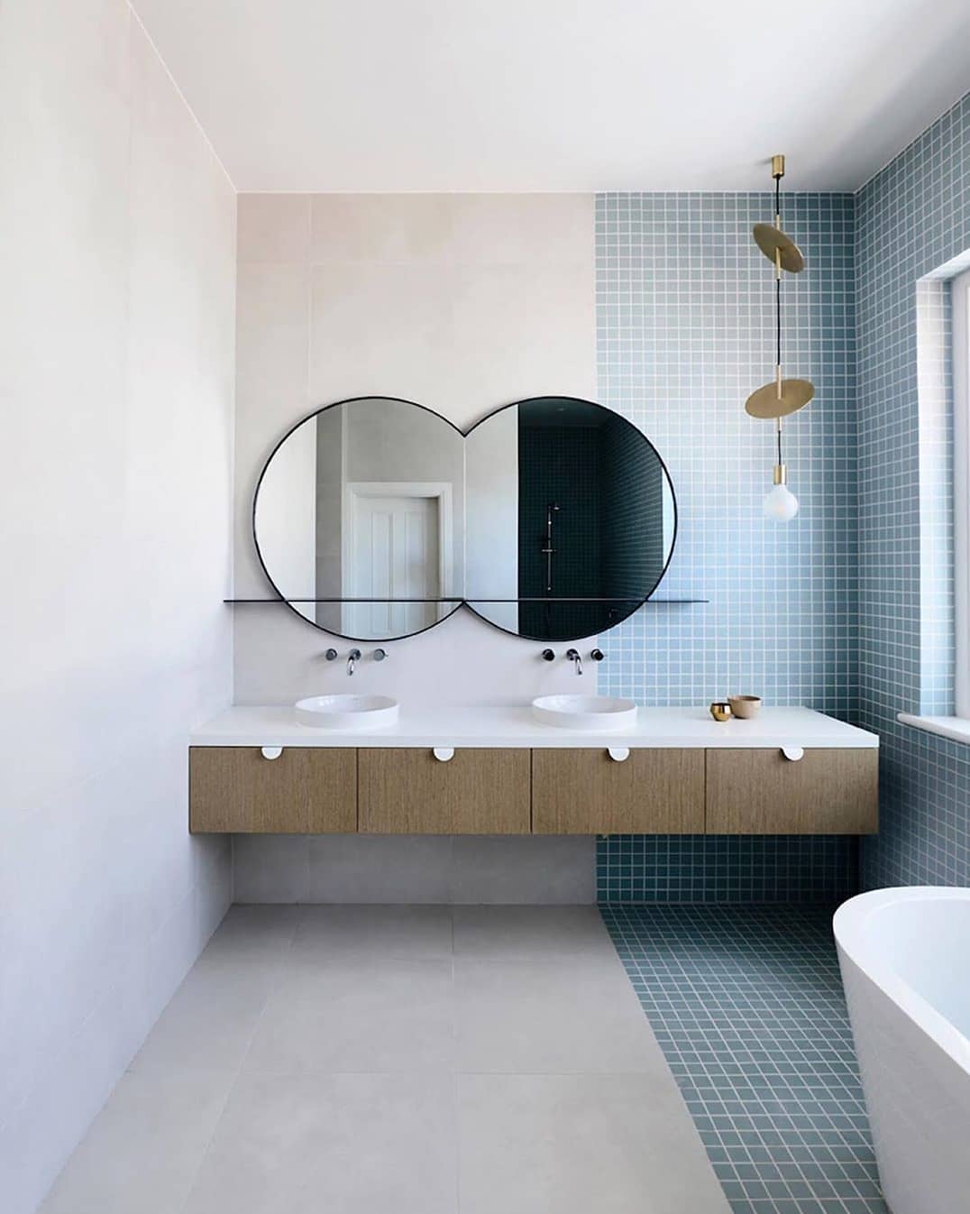 5 Material Lantai Tidak Licin Terbaik untuk Kamar Mandi Anda