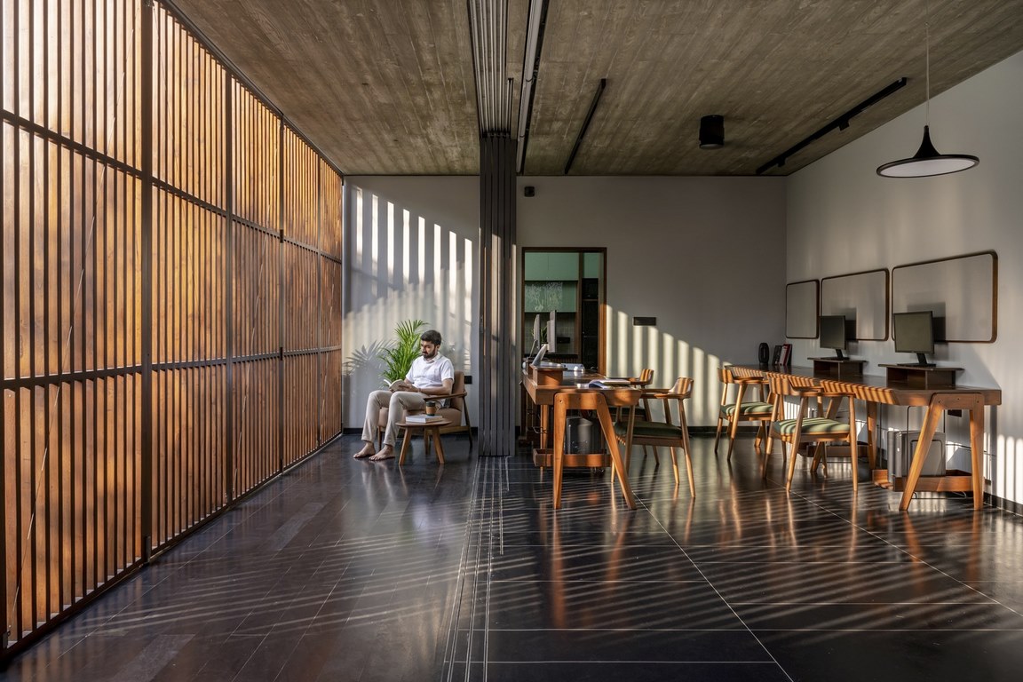 Model Studio Kerja Terbuka yang Ciptakan Suasana Segar