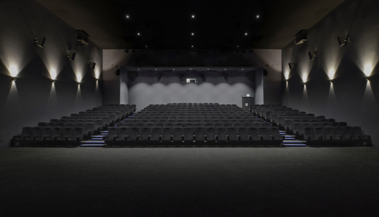 Biara Di Prancis Ini Disulap Jadi Sebuah Bioskop