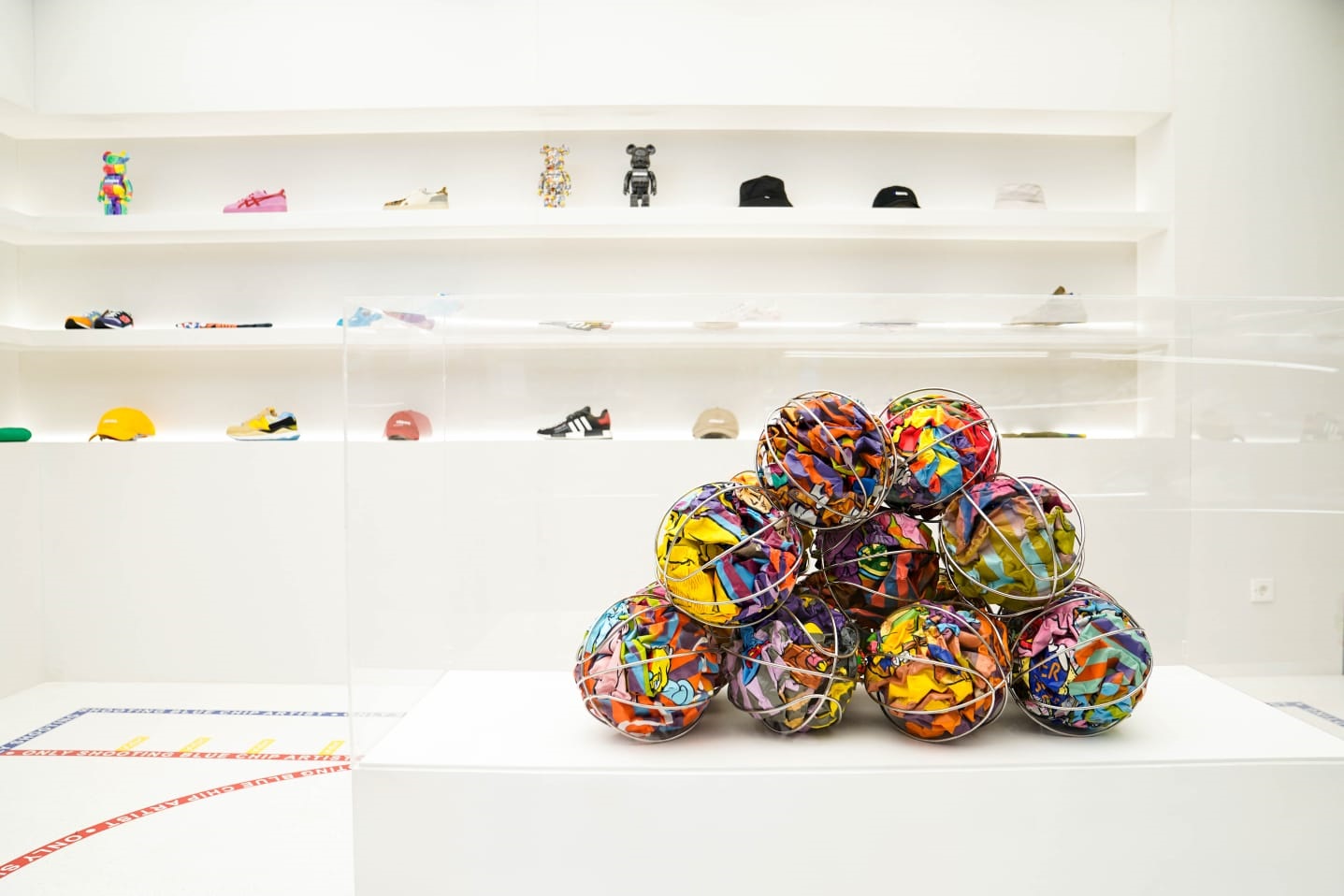 Ada Lapangan Basket & Sneakers Hits di Toko Terbaru Atmos CASA Indonesia