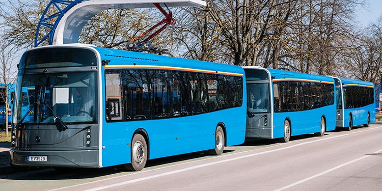 Inilah Bis Pertama Yang Terbuat Dari PET Daur Ulang