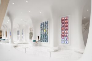 Masuk ke Dalam Lorong Artistik di Tengah Mall