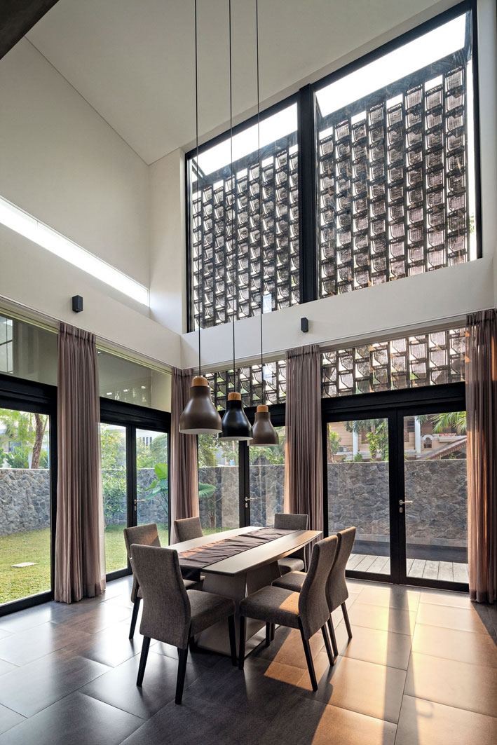 5 Cara Menghemat Listrik saat New Normal