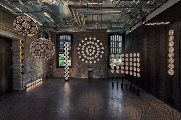 Tom Dixon Luncurkan Lampu Bernilai Seni Tinggi