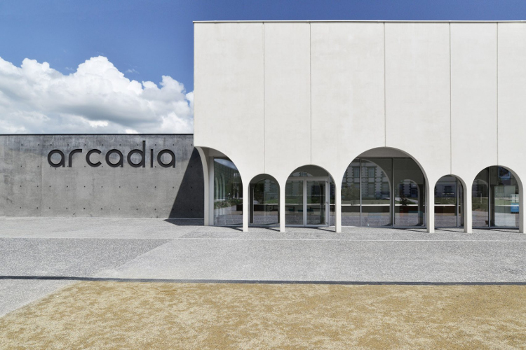 Biara Di Prancis Ini Disulap Jadi Sebuah Bioskop