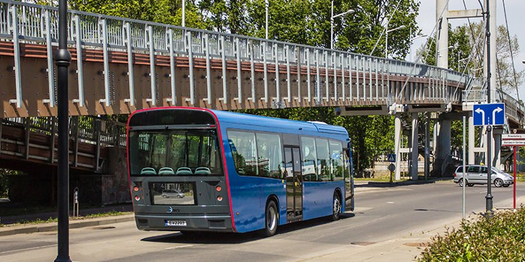 Inilah Bis Pertama Yang Terbuat Dari PET Daur Ulang
