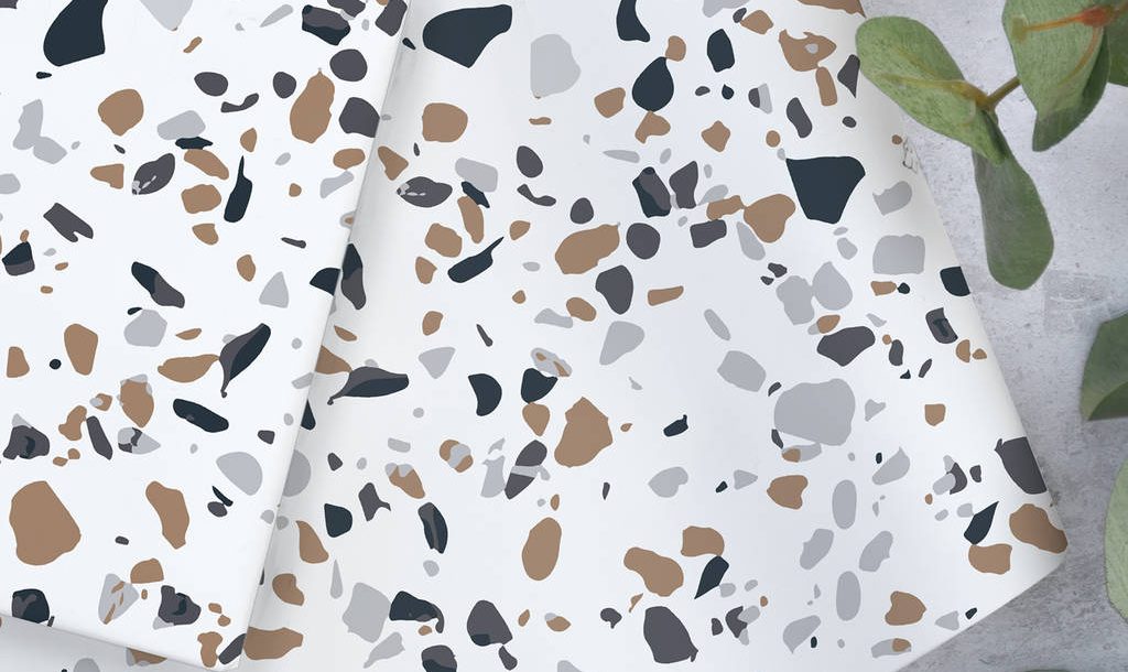 Tren Sepanjang Masa: Motif Teraso di Genggaman Tangan