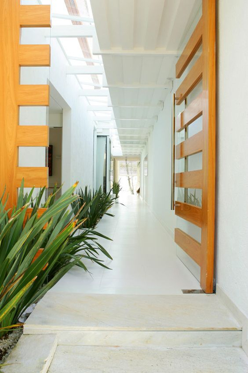 Pencahayaan alami merupakan hal penting untuk rumah minimalis