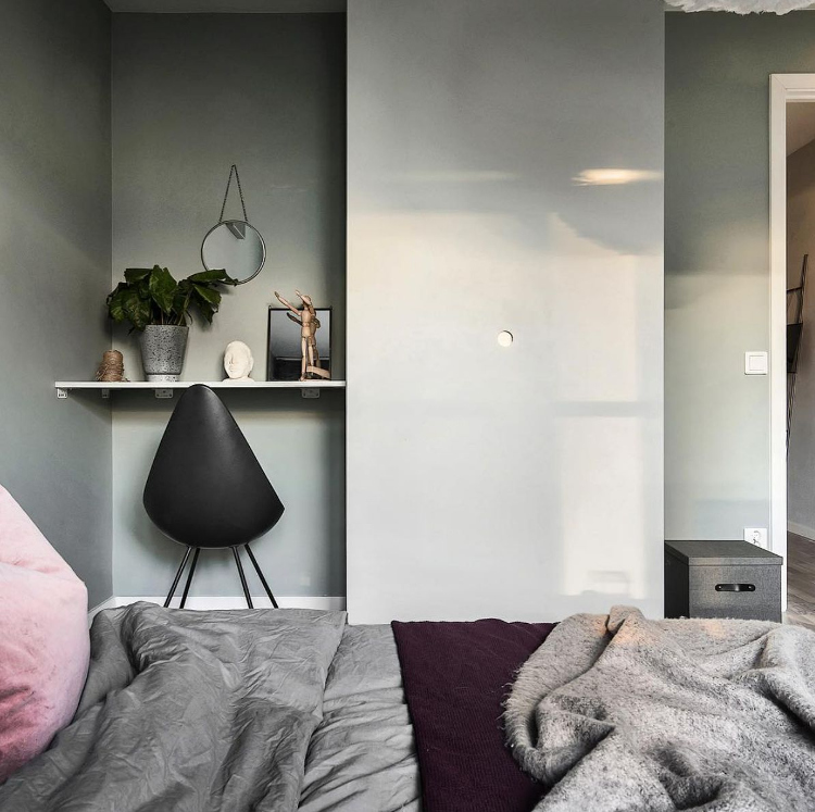 Meja yang simple dan compact CASA Indonesia