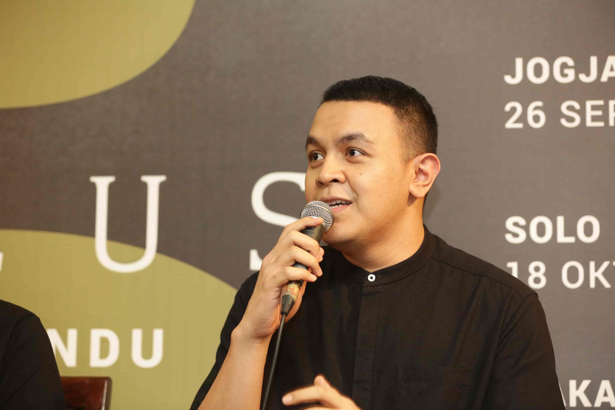 Tulus Tur Sewindu, Apresiasi 8 Tahun Tulus Bermusik