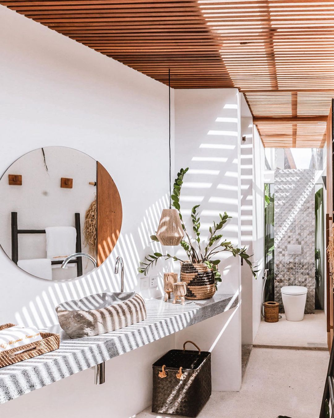 Hilangkan Stress dengan Menginap di Vila Instagrammable