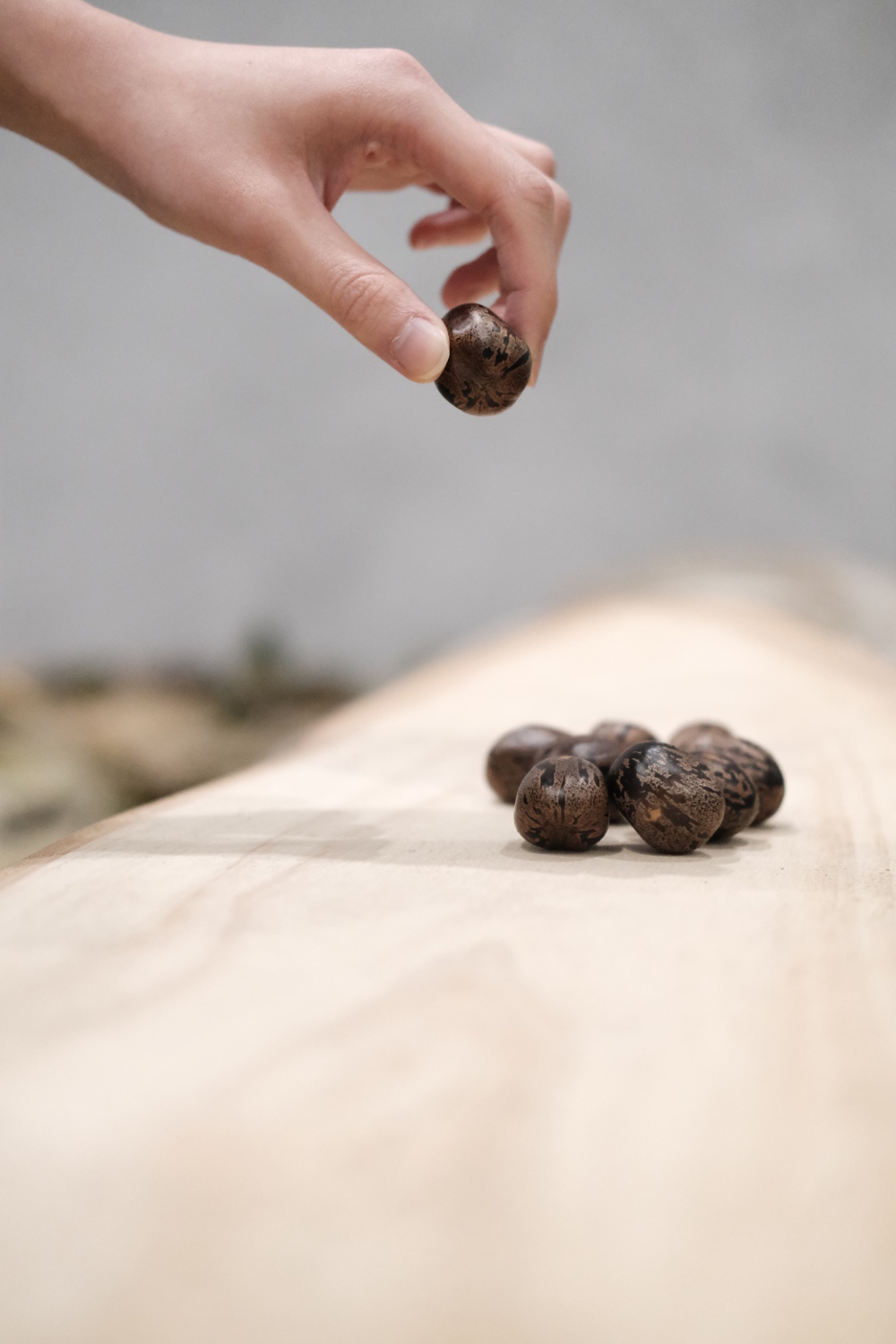 Adu biji karet, salah satu permainan di Ruang Seni Anak Museum MACAN / Museum MACAN