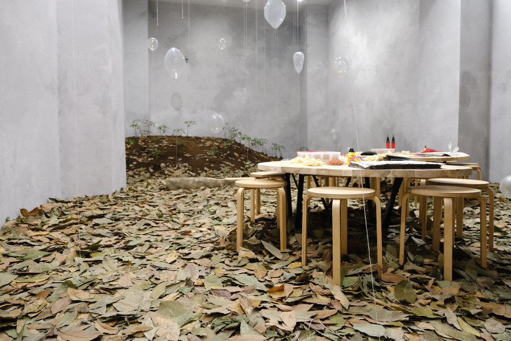 Main Getah atau Rubberscape dalam Ruang Seni Anak Komisi Museum MACAN UOB / Museum MACAN