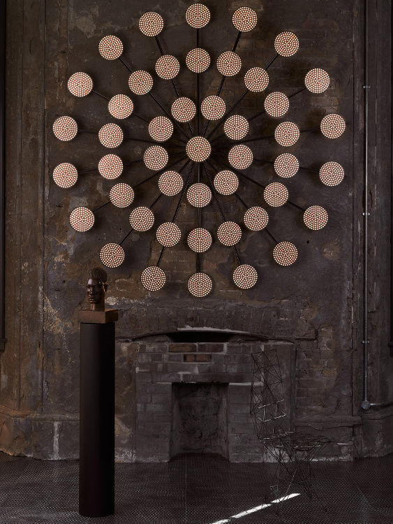 Tom Dixon Luncurkan Lampu Bernilai Seni Tinggi