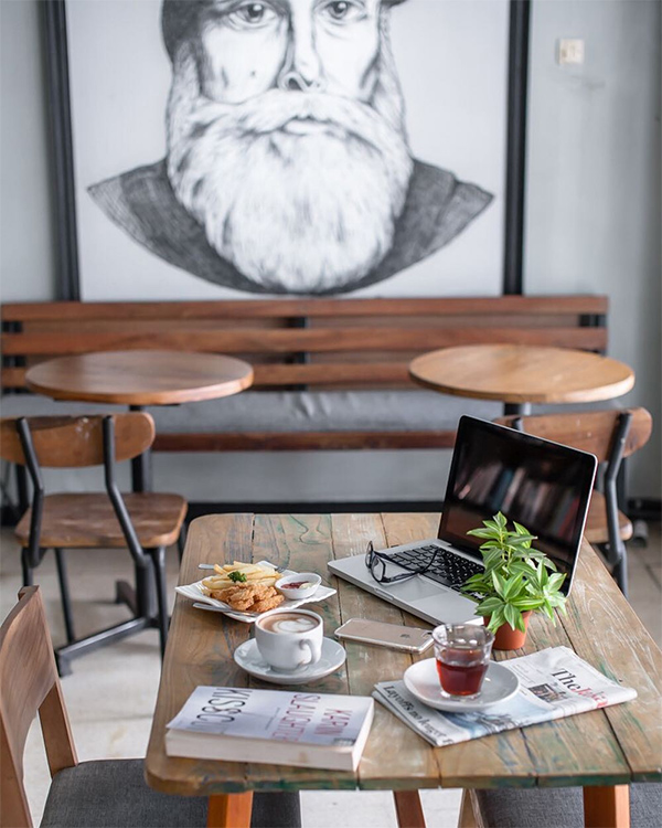 Blanco Coffee & Books