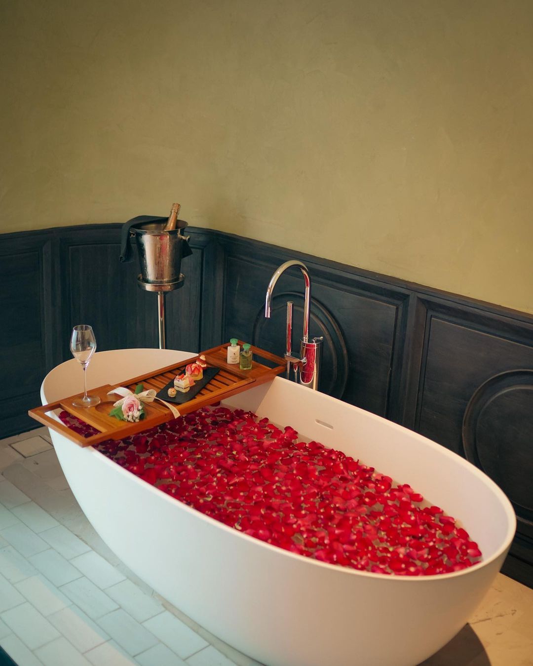 9 Hotel Romantis untuk Staycation di Valentines Day