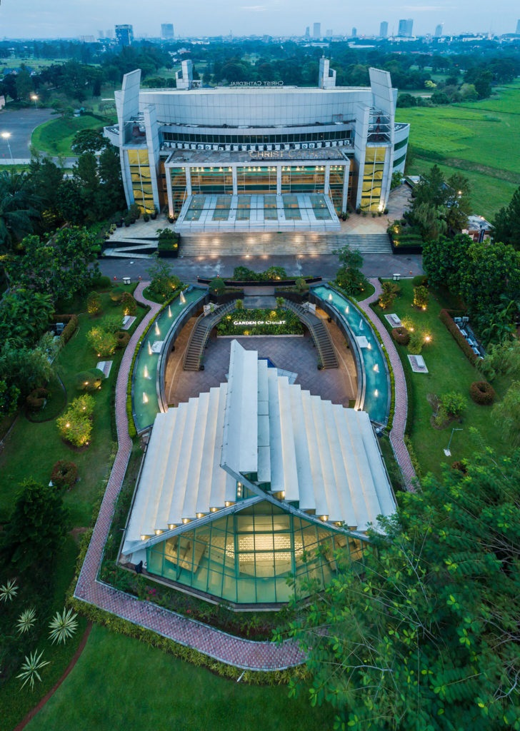 5 Fakta Penting Gereja Christ Cathedral yang Terbakar