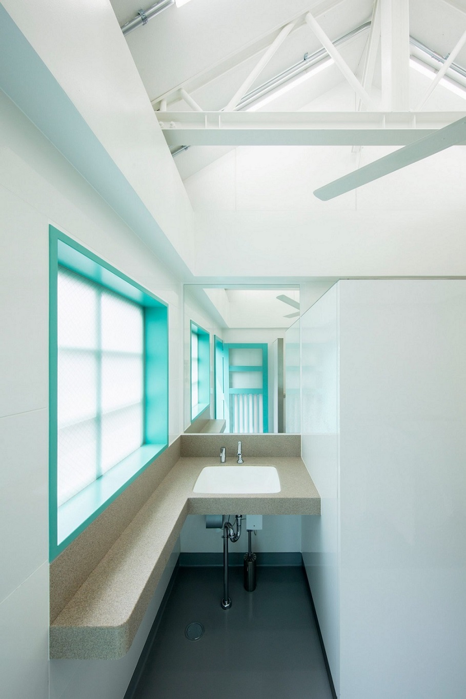 Toilet Umum Nostalgic Didesain oleh Fashion Designer CASA Indonesia