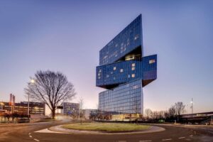 Hotel Ini Unik! Bentuknya Seperti Rubik Raksasa