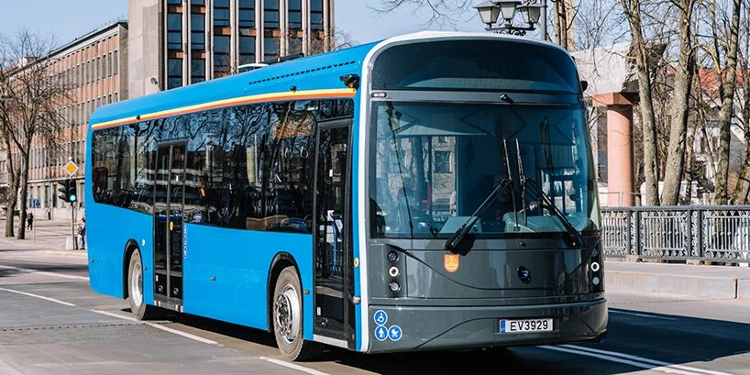 Inilah Bis Pertama Yang Terbuat Dari PET Daur Ulang