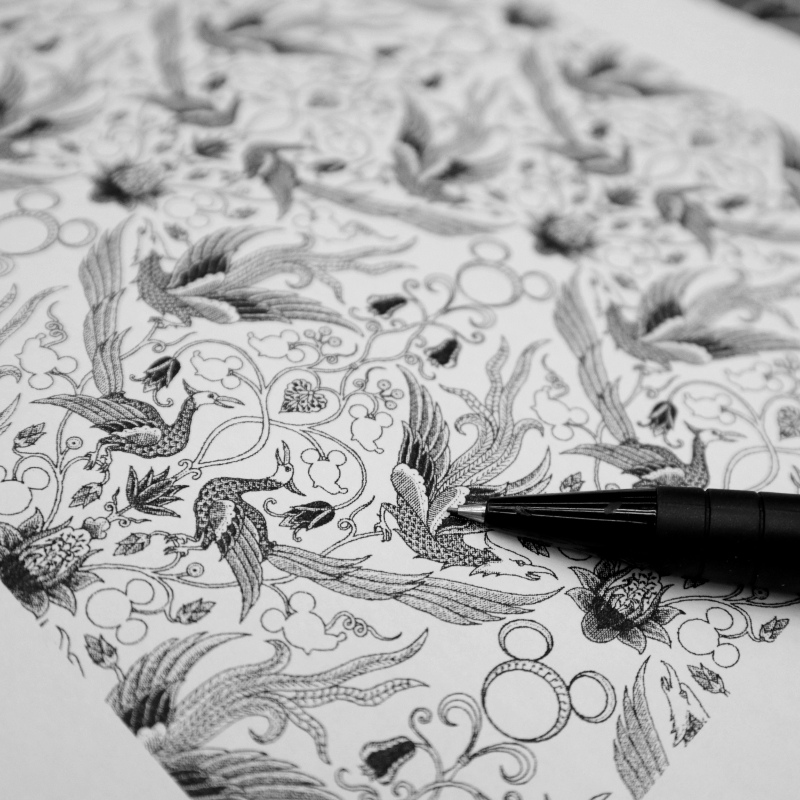 Temukan 9 Motif Mickey Mouse Disney di Batik Iwan Tirta