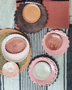 9 Koleksi Piring yang Dapat Mempercantik Ruang Makan