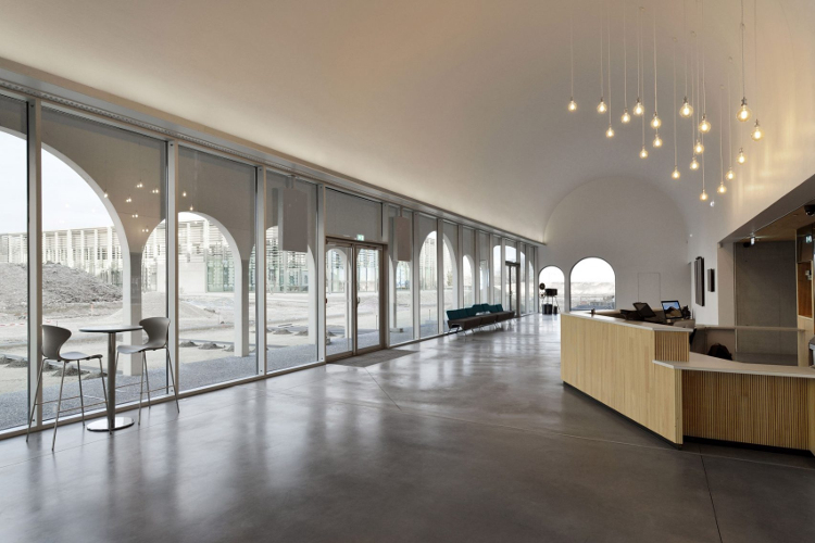 Biara Di Prancis Ini Disulap Jadi Sebuah Bioskop