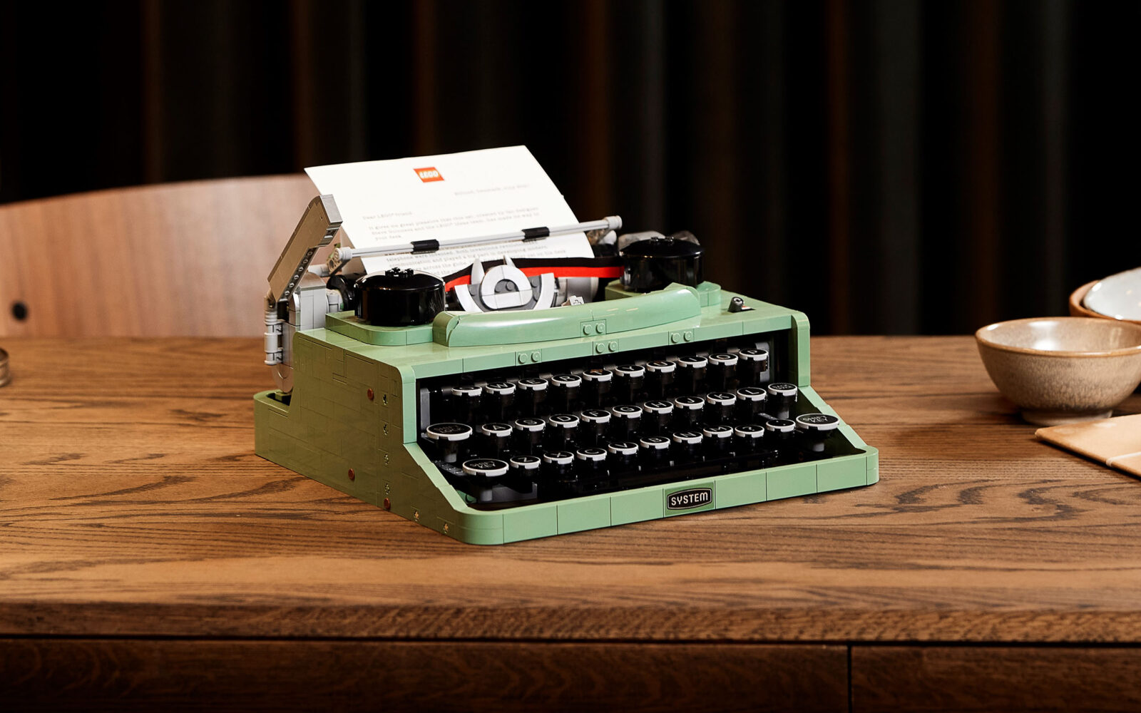 Mengetik Surat Menggunakan Lego? Nostalgia yang Seru