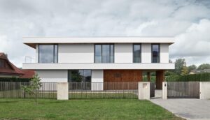 Adem Banget! Rumah Gaya Minimalis Penuh Cahaya Alami