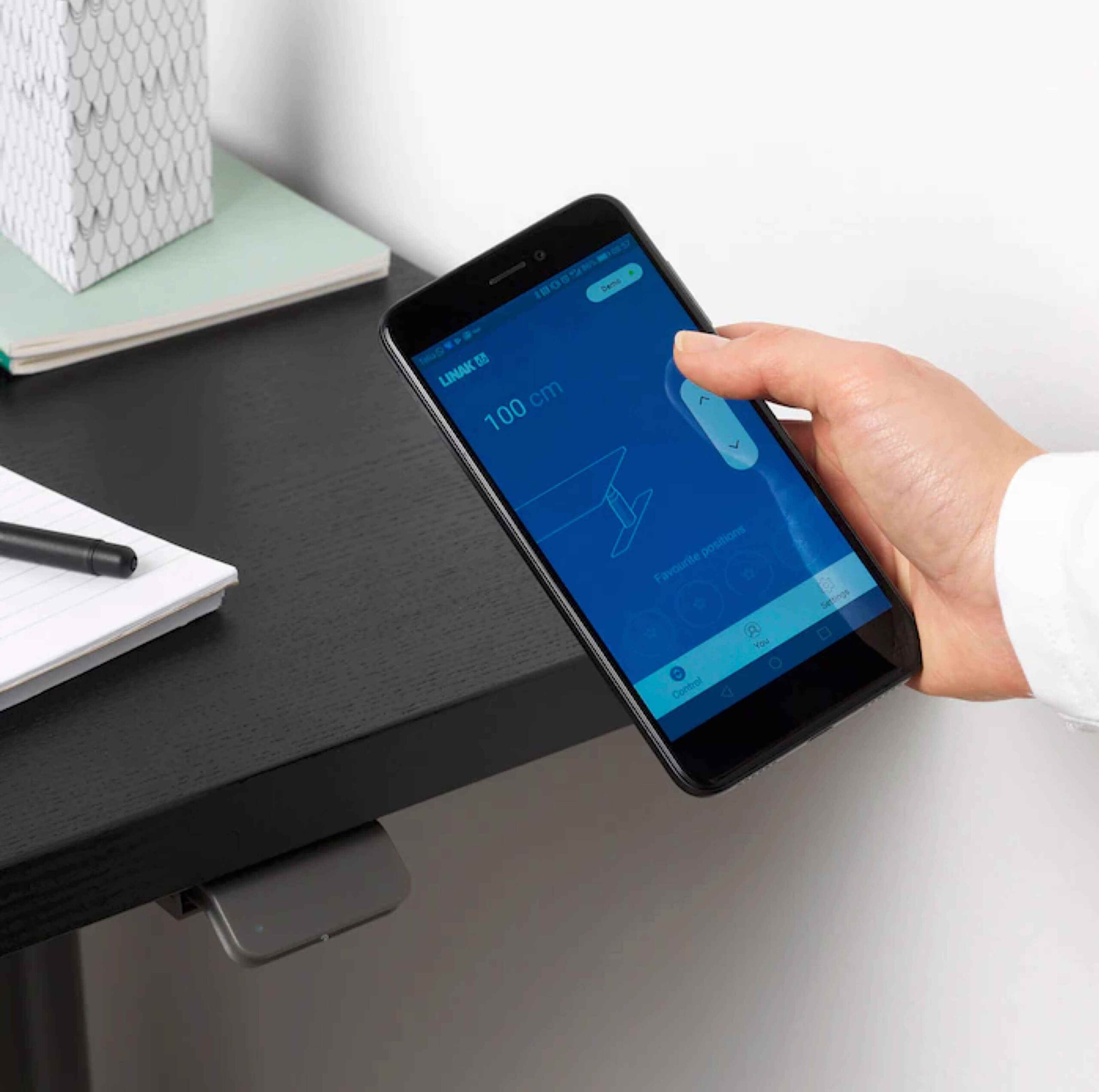 Meja dan Kursi ini Upgrade Sikap Kerja yang Sehat! CASA Indonesia