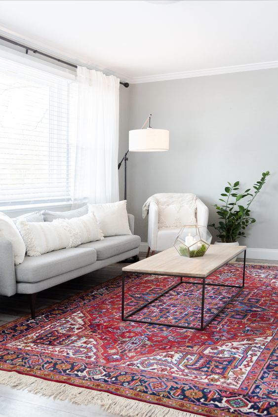 Dekorasi ruangan berwarna merah