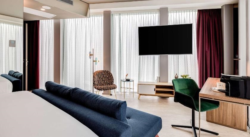 Hotel Ini Unik! Bentuknya Seperti Rubik Raksasa CASA Indonesia