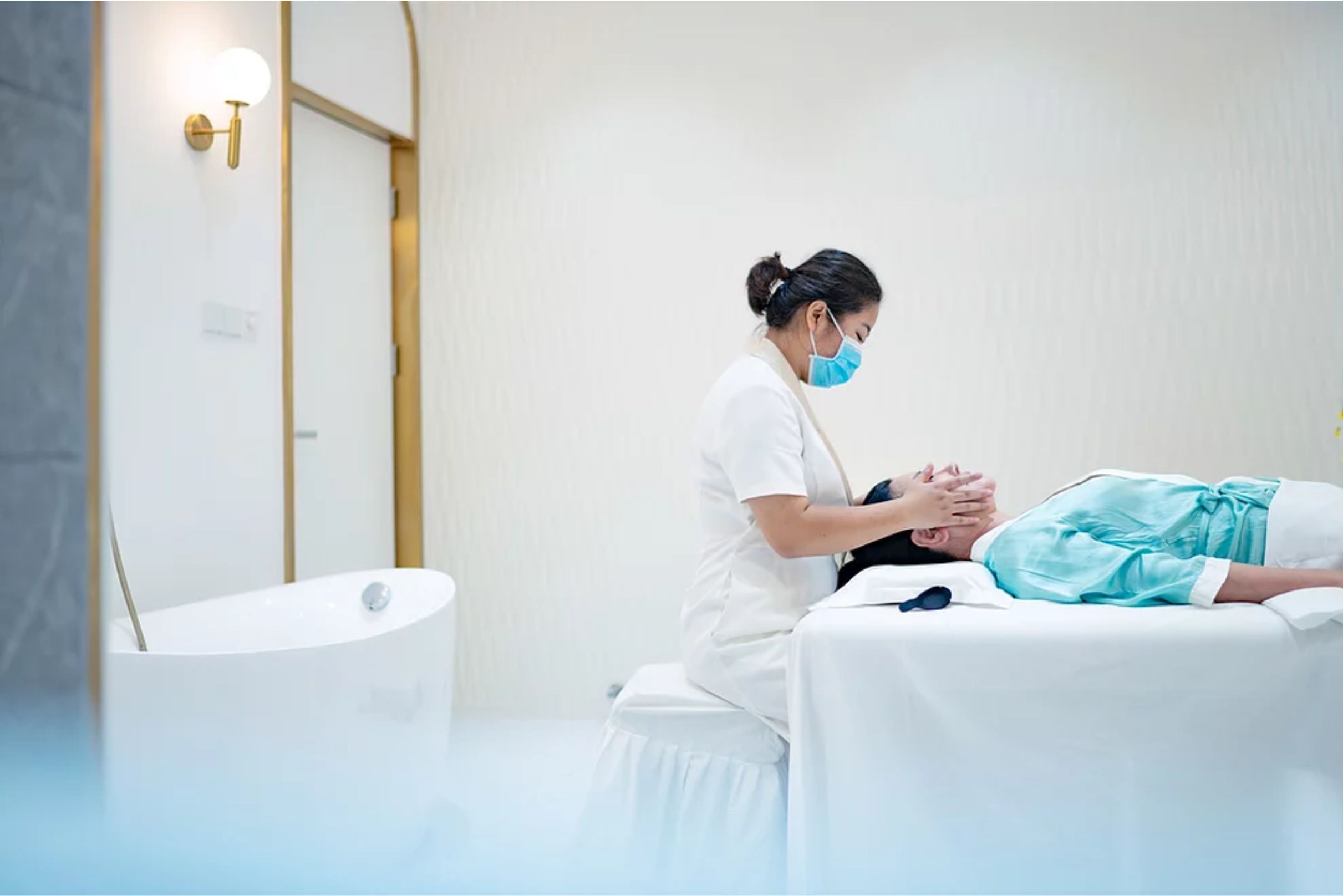 Berelaksasi di Klub Kecantikan Unik di Kota Ruili