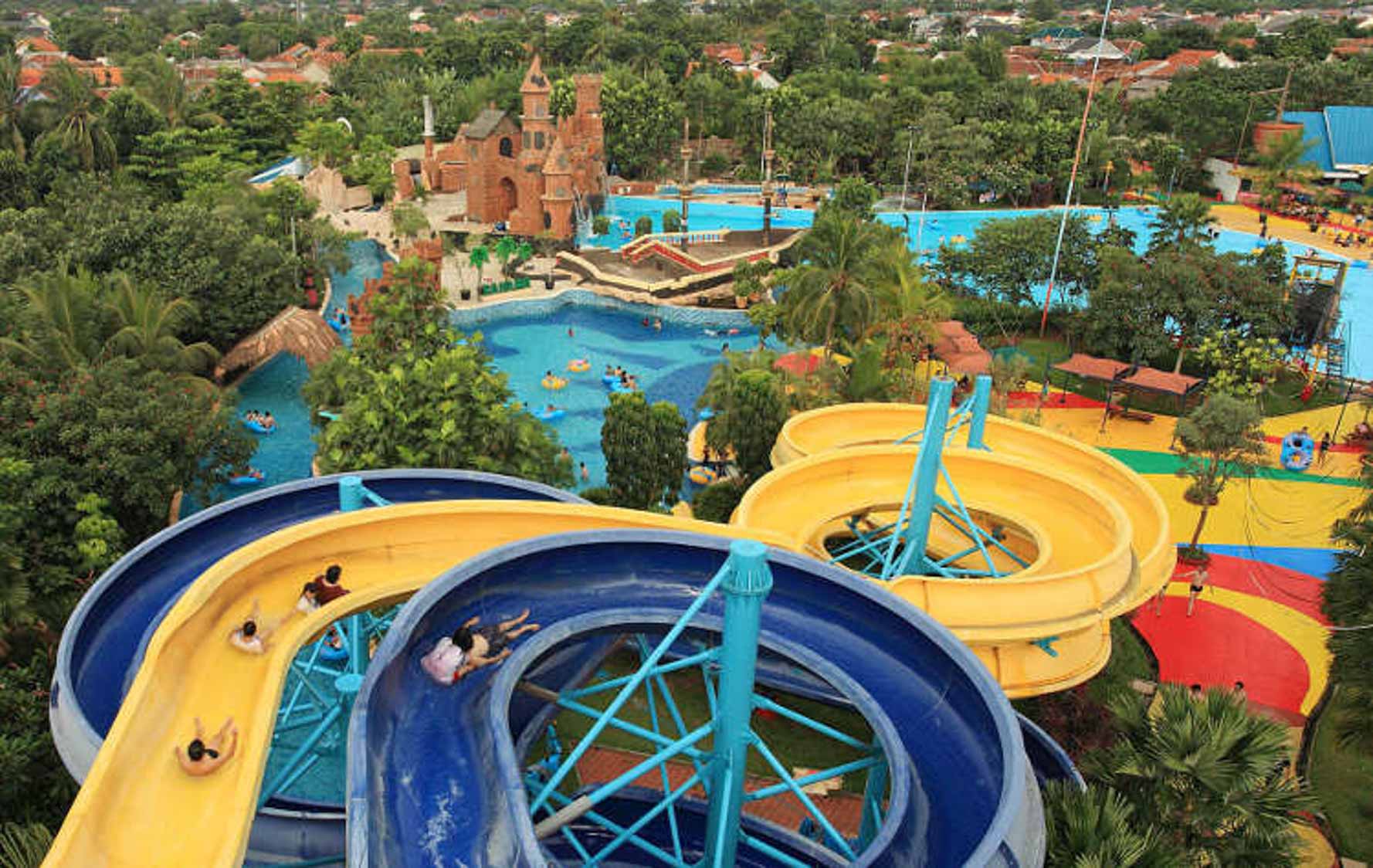 Arena seluncur di Ocean Park Water Adventure